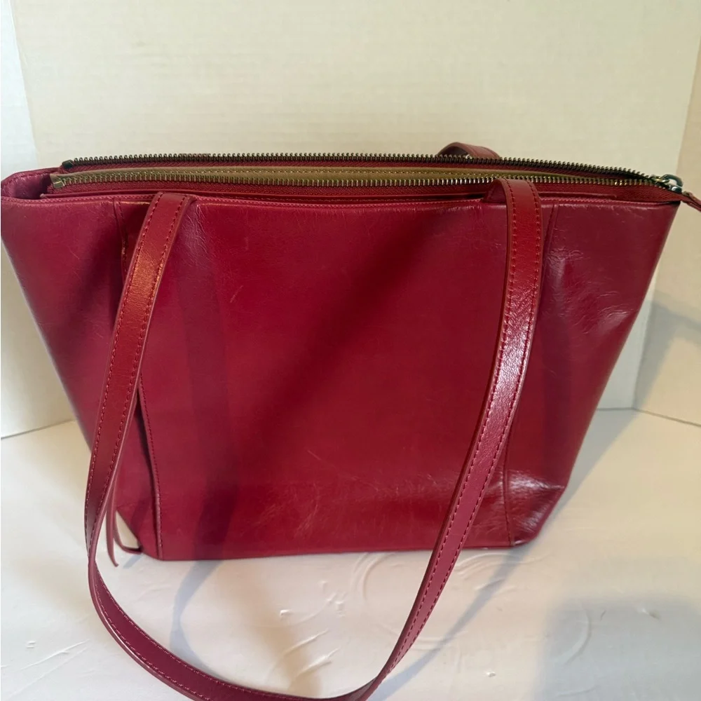 Hobo Cranberry Trapezoid Shoulder Bag w/Zipper Accent Gold Hardware Inner Pocket